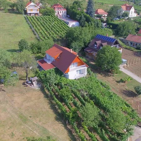 Apartman Mandula *