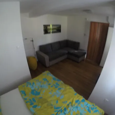 Mandula Apartman *