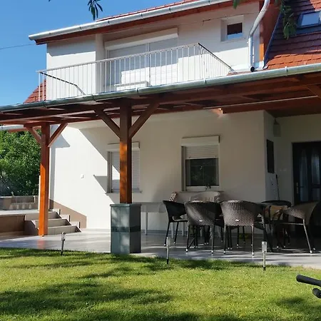 Mandula * Badacsonytomaj