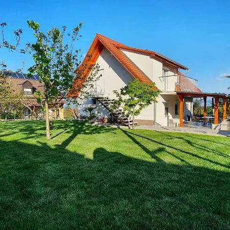 Apartament Mandula *