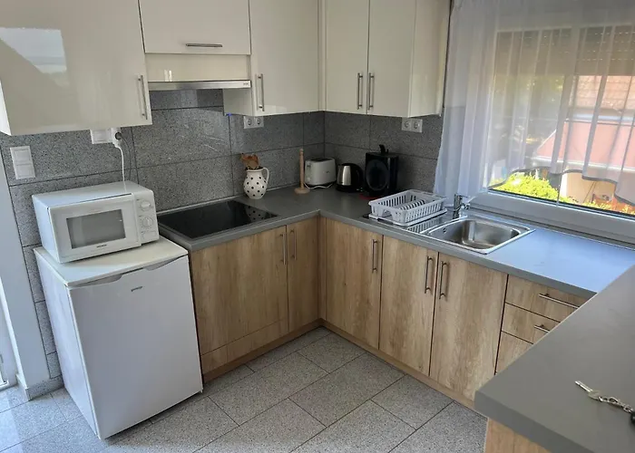 Mandula Apartment *