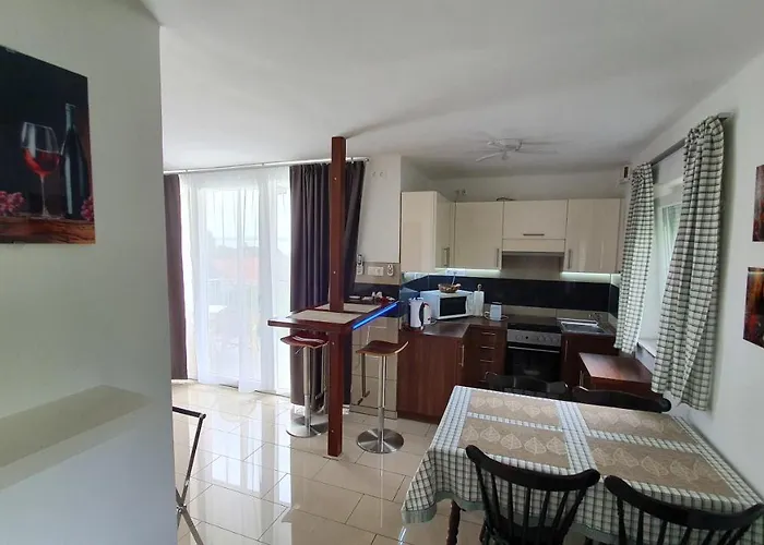 Mandula Apartment *