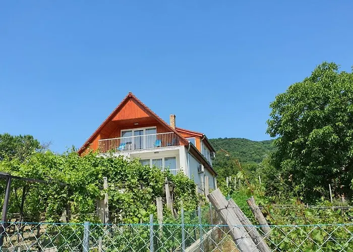 Mandula باداتشونيتوماي